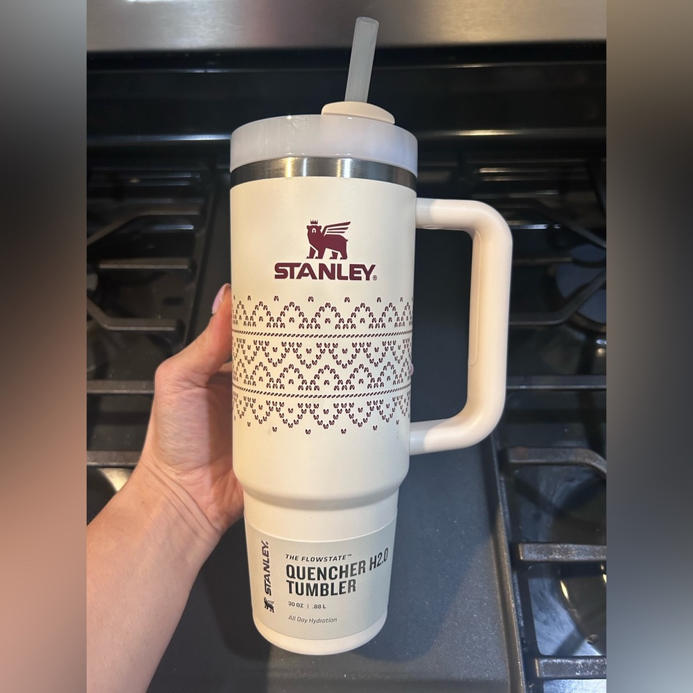 NWT Stanley 30 oz Quencher H2.0 FlowState Tumbler - Sweater Weather